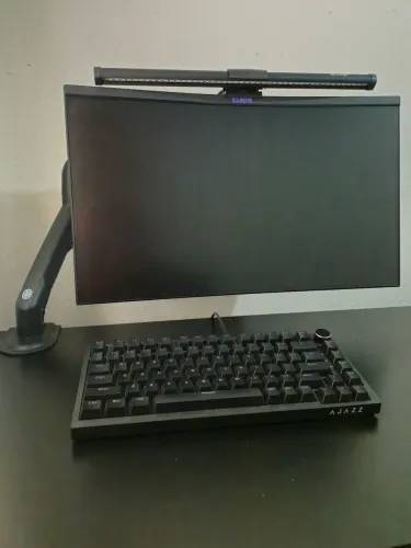 Monitor Mancer Valak Z180hz + Lightbar + Braço Articulado