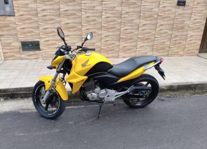 CB 300