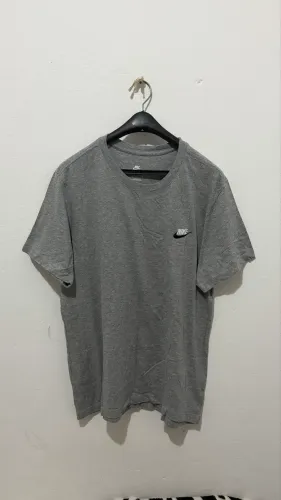 Camiseta Nike Mini Swoosh