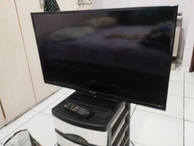 Televisão Panasonic LED LCD 32 Polegadas Semi nova
