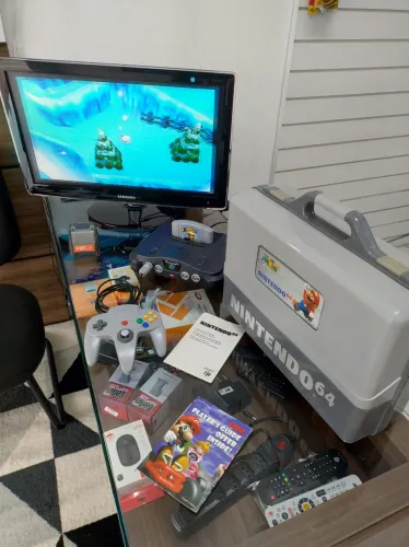 Nintendo 64 na Maleta
