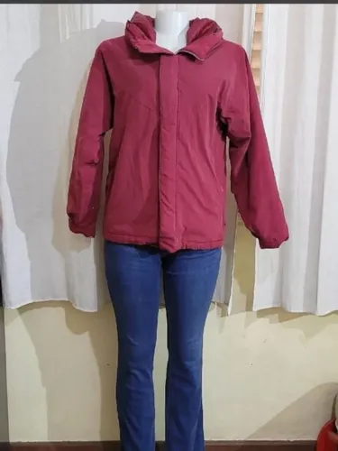 Jaqueta inverno capuz vermelha tam m