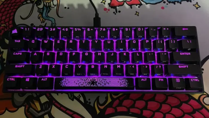 Teclado Corsair K65 RGB mini 