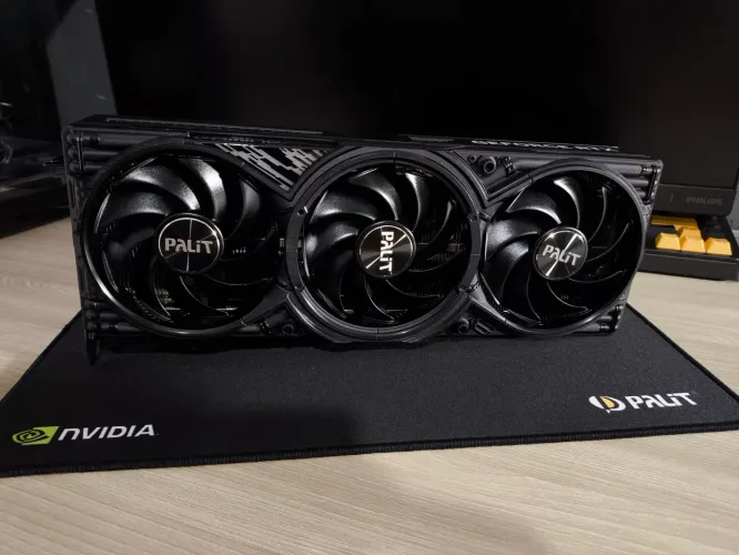 Placa de vídeo NVidia RTX 5070 Palit Gaming Pro