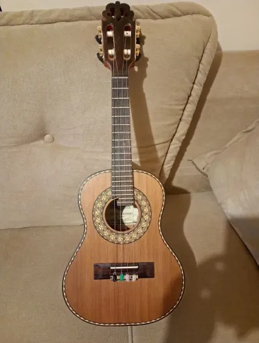 Vendo cavaquinho 4 cordas Luthier