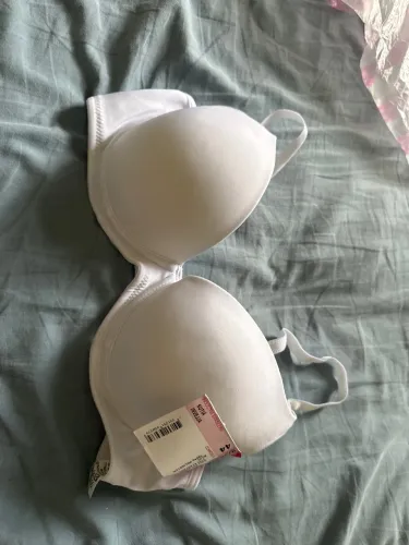 Sutiã com bojo e aro liso TAM 44 branco