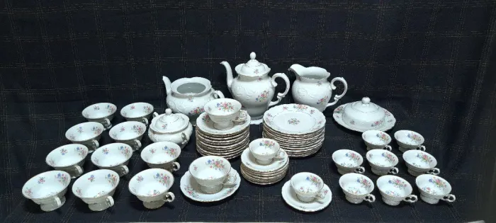 Belíssimo jogo de chá e café em porcelana polonesa da marca KPM