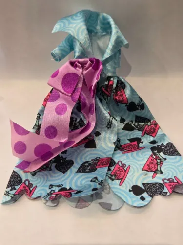 Ever After High - Maddie - Vestido da Linha País das Maravilhas