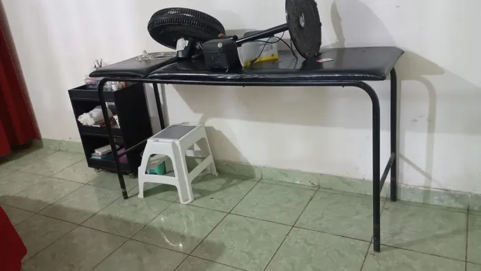 Carrinho auxiliar e maca