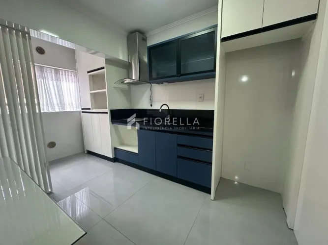 Apartamento à venda com 02 dormitórios, 01 vaga, no bairro Kobrasol - São José/SC.