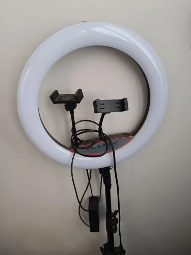 Iluminador Ring Light com tripé