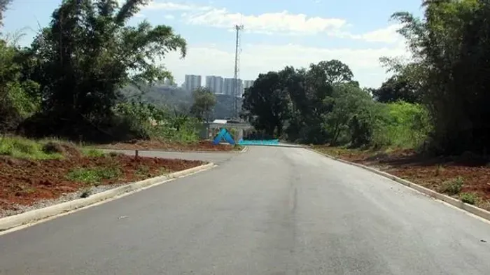 Terreno de 175m² - Parque Petrópolis, Várzea Paulista.