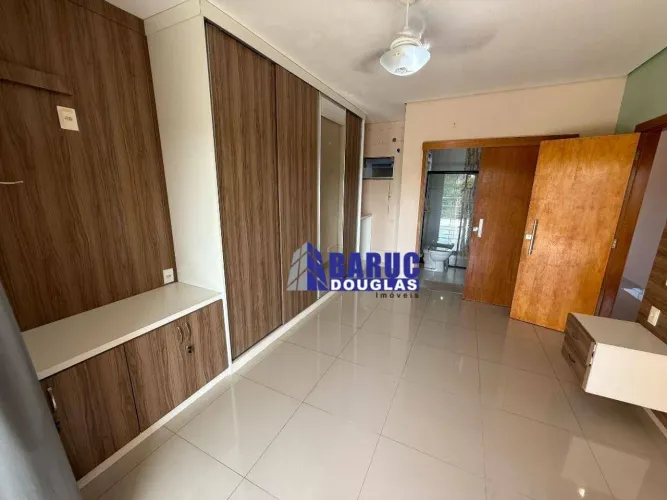 Vende-se Ótimo sobrado no Tropical Ville, com sala de estar e Tv, sala de jantar, lavabo, 