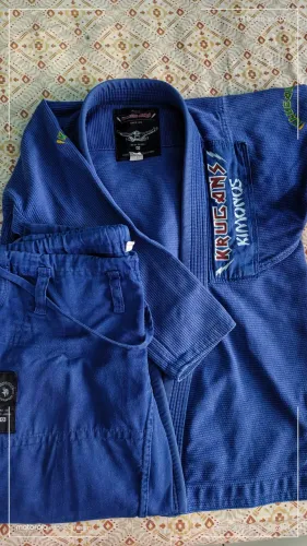 VENDO KIMONO AZUL