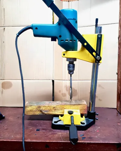 SUPORTE PARA FURADEIRA PROFISSIONAL COM MORSA - FERRARI