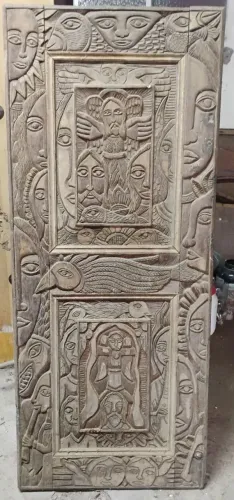 Peça de Arte - Popular em madeira entalhada