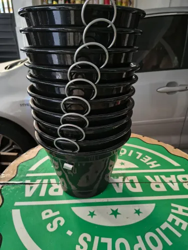 Vende-se baldes , para montar combos como cervejas de garrafas,latas e muito+ 20 cada