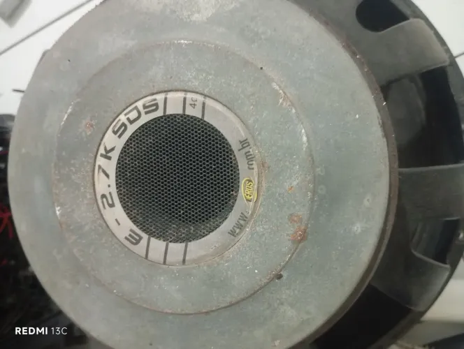 Vendo par alto falante Eros 18 pó.tratar com Márcio *38