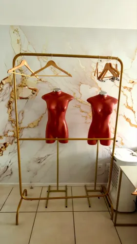 Manequins e Arara