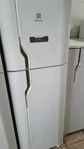 Geladeira Electrolux frost free 
