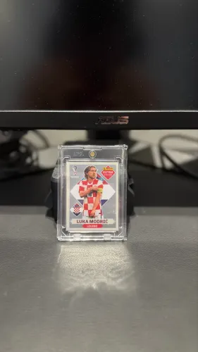 FIGURINHA LEGEND LUKA MODRIC PRATA (SILVER) 2022