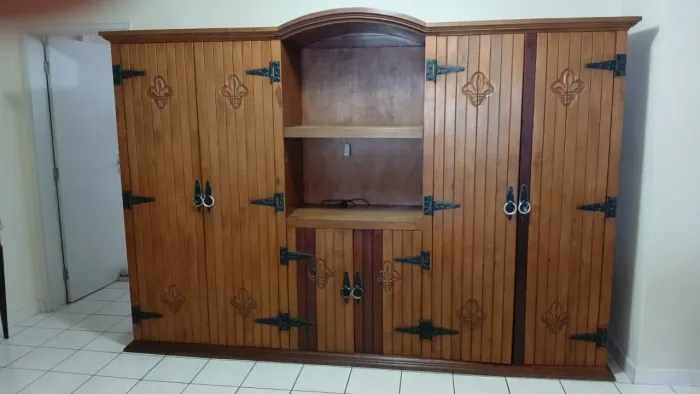 Estante madeira de lei