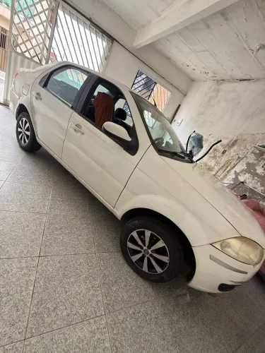 Fiat Siena Tetrafuel 1.4 MPI Fire Flex 8V 4P 2011