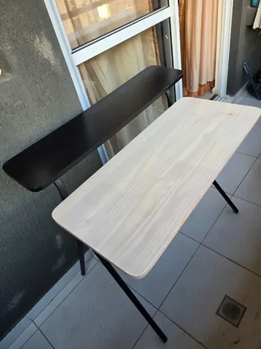 Escrivaninha Cricket Tok&Stok Usada Com Prateleira 90cm