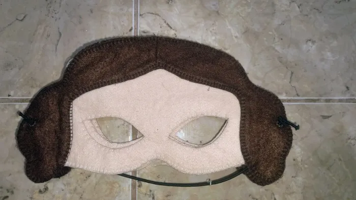 Máscara em feltro Princesa Leia