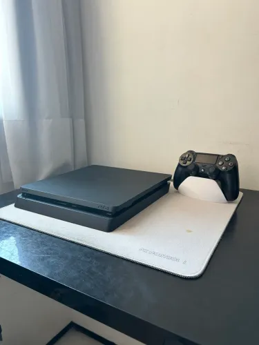 PS4 Slim + Controle Original Semi novo