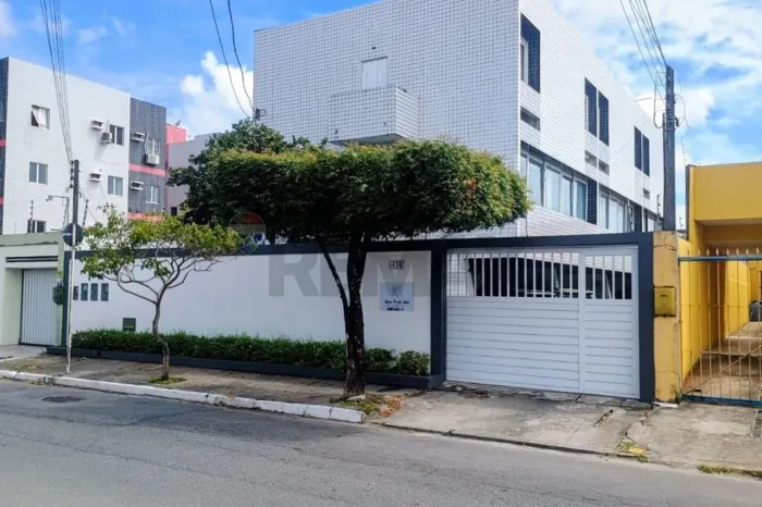 Conforto e Espaço em Maceió, num belo triplex no Bairro da Gruta de Loudes