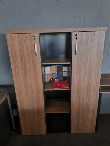 Armário Alto de Escritório com 2 Portas e Prateleiras - 1,61x1,20x,42cm - ENTREGAMOS!!