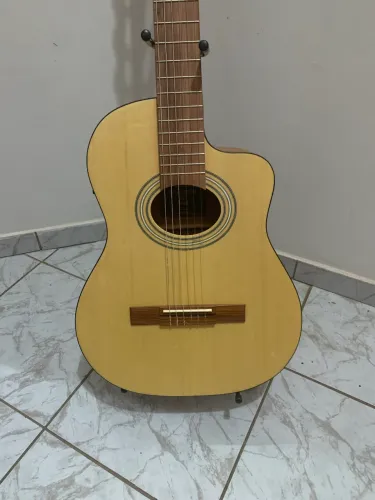 Vendo violão Giannini Goal com cordas de nylon, novinho