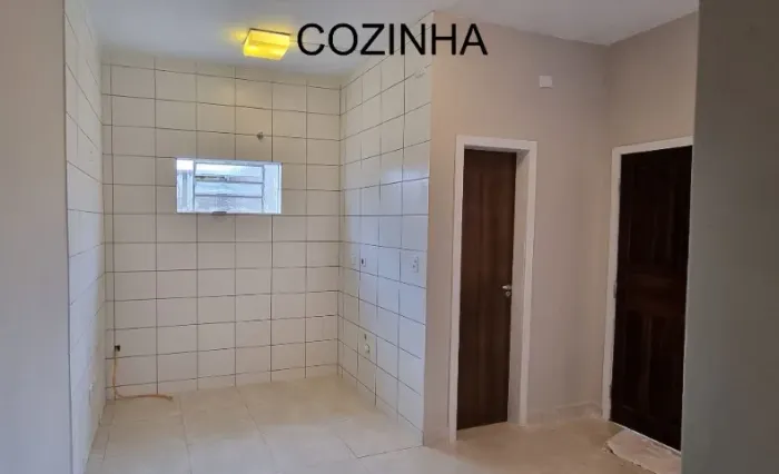 Casa 2 quartos (quintal compartilhado) vaga de garagem, bairro Colônia São Venâncio