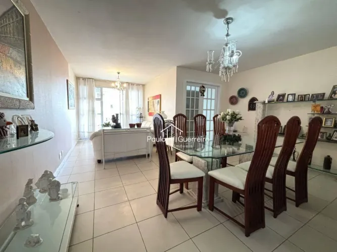 Apartamento Alto Padrão 4 Quartos com vista parcial do Mar