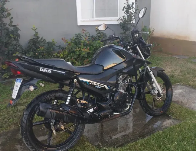 Factor 150 2022 / 2023<br>5k km rodados, moto de garagem <br><br>R$ 15.000