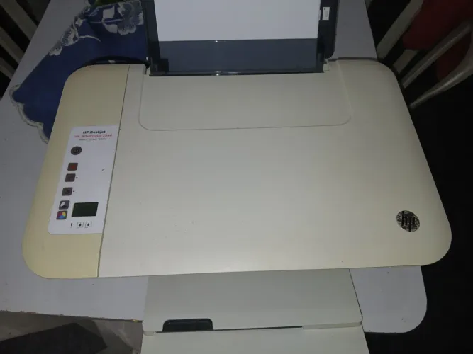 Vende se uma impressora ? Hp deskjet 2546