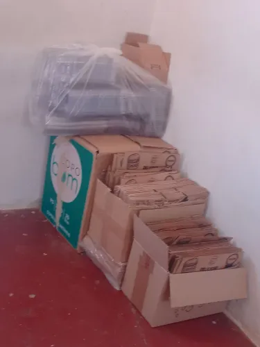 Estoque de confeitaria para delivery em descartáveis e embalagens