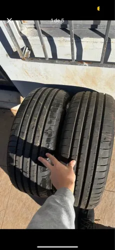 Par de pneus Goodyear Eagle f1 215/45/18