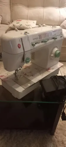 Maquina de costura Singer