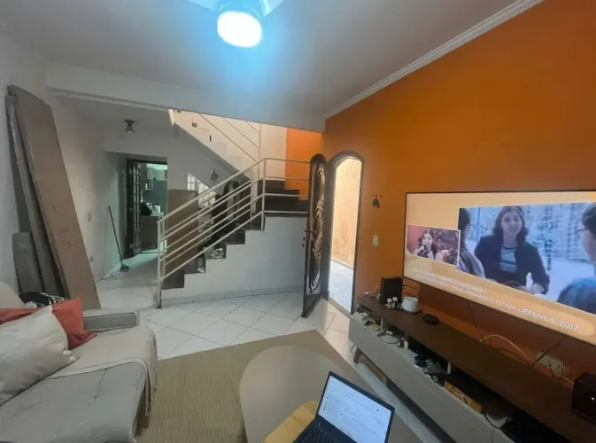 Sobrado no Conjunto Residencial Vista Verde, 150m², 3 Dormitórios