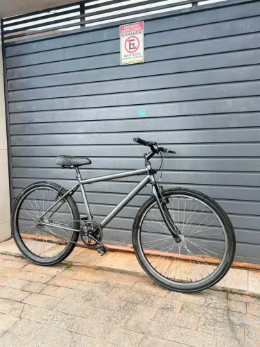 Bicicleta semi nova com nota apenas pegar e anda,faço entrega