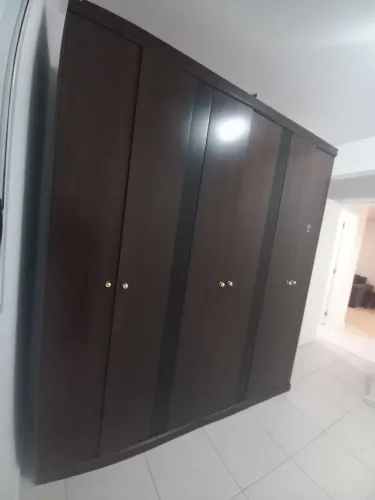 Guarda roupa semi- novo