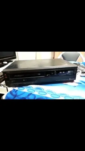Vídeo cassete Mitsubishi
