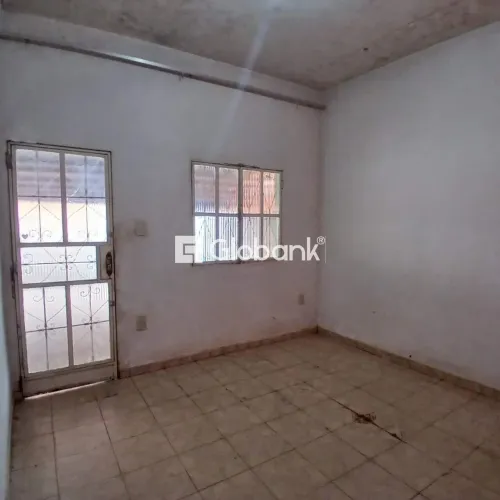 Casa à venda em Conjunto Chiquinho Guimarães com 120m², 3 Quarto(s) e 2 Vaga(s)