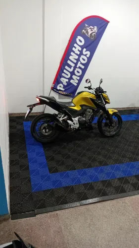 HONDA CB300R 2023. C/ 12 mil km