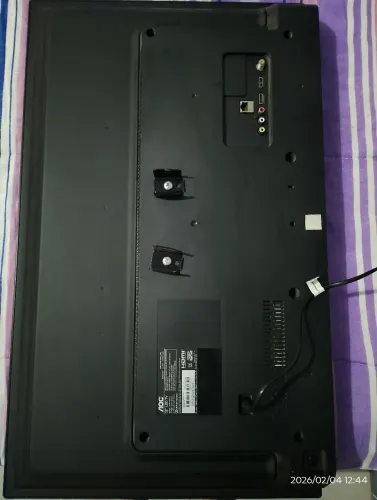 Tv para conserto ou retira de peça 