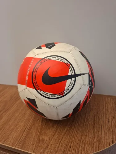 Bola de futebol Nike Pitch tamanho 5