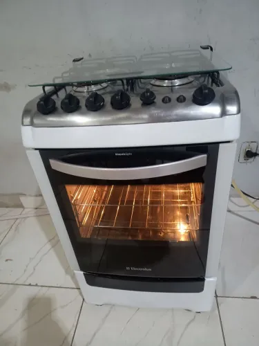 Fogão Eletrolux com glill e compartimento TD ok só usar