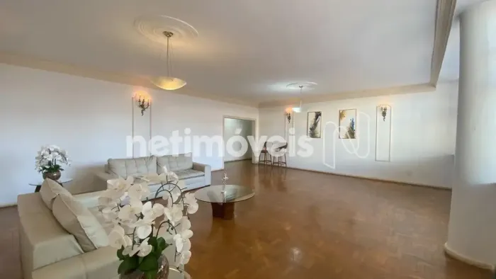 Apartamento amplo com 4 quartos e 2 suítes ao lado do Shopping Cidade